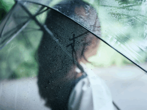 http://それ、サボりじゃなくて“梅雨ダル”かも。忙しい女性のためのセルフケア習慣
